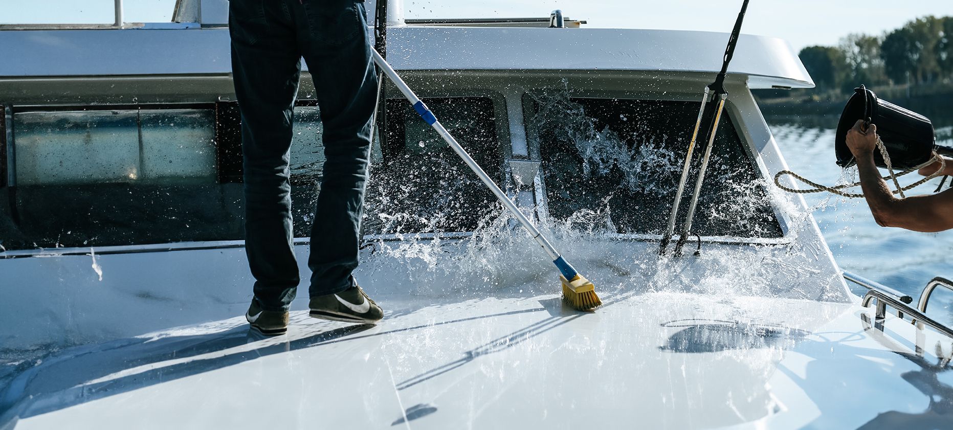 ⛵ Lavaggio e Sanificazione Barche & Yacht – Interni ed Esterni